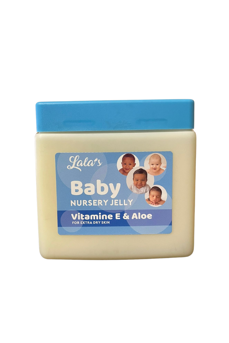 Lala’s Baby Gelée de Nursery
Gelée hydratante pour bébé
Gelée protectrice pour la peau de bébé
Vaseline pour bébé
Soin hydratant doux pour bébé
Protection de la peau sensible bébé
Gelée corporelle pour bébé
Hydratation pour peau délicate
Gelée douceur pour bébé
Soin quotidien pour bébé