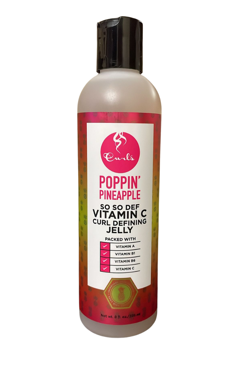 - soin capillaire CURLS Poppin' Pineapple pour cheveux bouclés  
- flacon CURLS Poppin' Pineapple à l'ananas nourrissant  
- produit CURLS à base d’ananas pour hydratation intense  
- CURLS Poppin' Pineapple pour définir les boucles  
- crème CURLS à l’ananas pour cheveux secs  
- CURLS Poppin' Pineapple pour brillance et volume  
- vue produit CURLS Poppin' Pineapple gamme tropicale  
- CURLS Poppin' Pineapple soin sans sulfate cheveux naturels